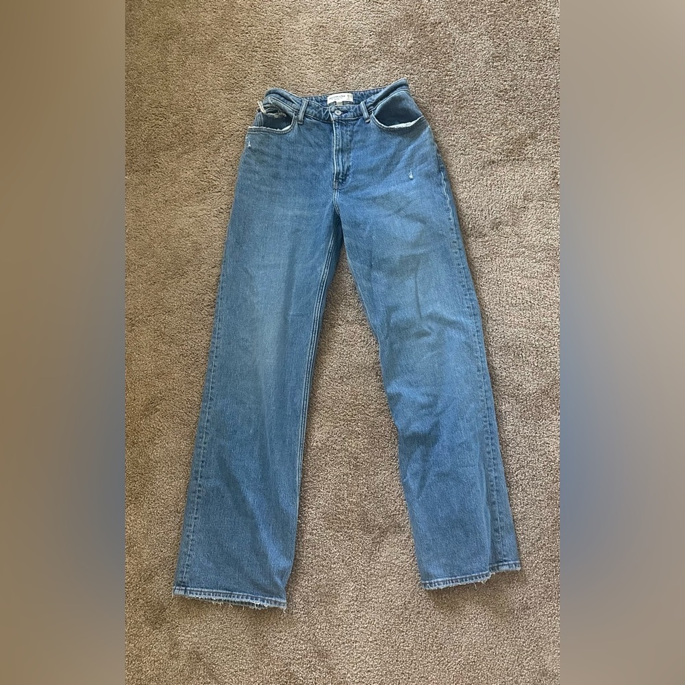 Abercrombie curve love relaxed 90’s Jean size 4
